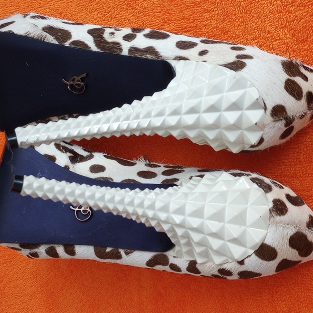 Rachel Roy Leopard High heel 5 inch pumps - Picture 4 of 9